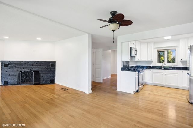 2897 87th Street, Darien, IL 60561