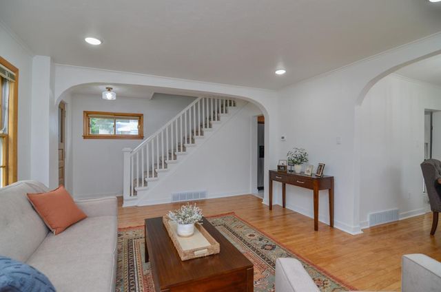 423 W 7TH STREET, Kaukauna, WI 54130