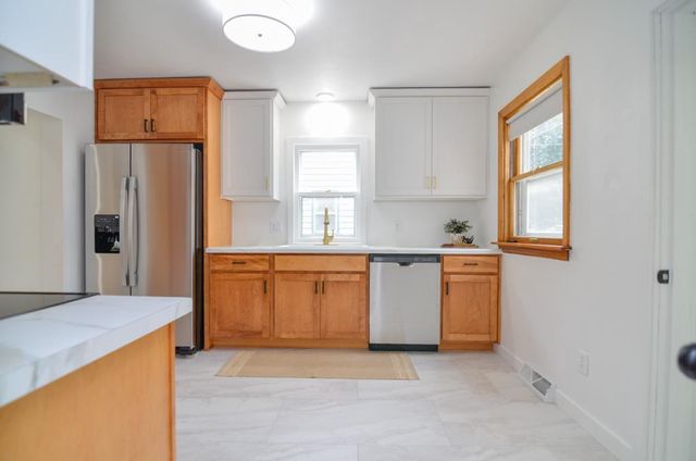 423 W 7TH STREET, Kaukauna, WI 54130