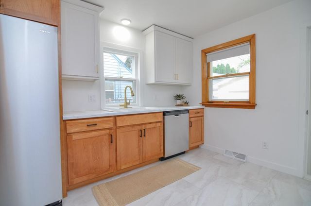 423 W 7TH STREET, Kaukauna, WI 54130