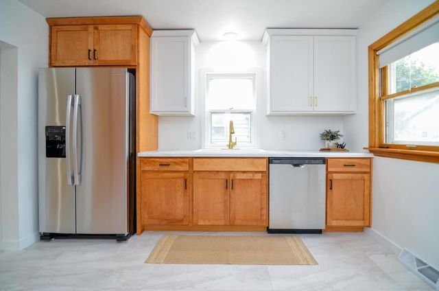 423 W 7TH STREET, Kaukauna, WI 54130