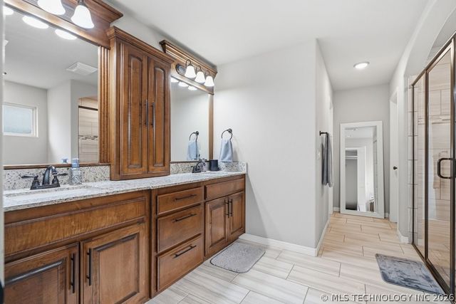 12117 E 69th Street N, Owasso, OK 74055