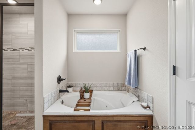 12117 E 69th Street N, Owasso, OK 74055