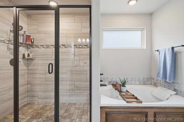 12117 E 69th Street N, Owasso, OK 74055