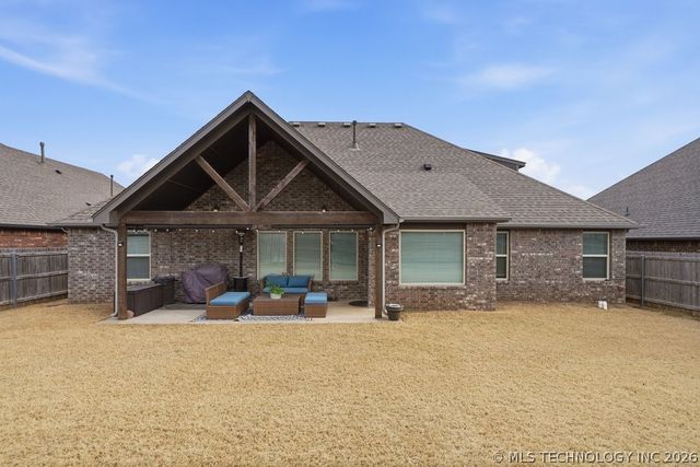12117 E 69th Street N, Owasso, OK 74055