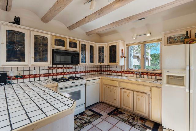 88 Monte Alto Road, Santa Fe, NM 87508