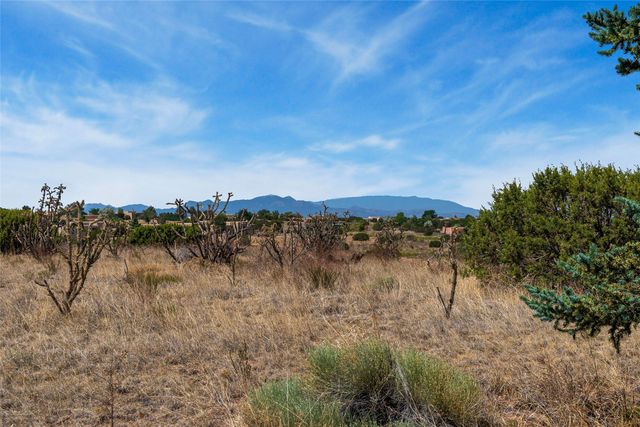 88 Monte Alto Road, Santa Fe, NM 87508