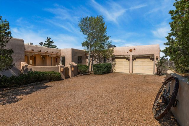 88 Monte Alto Road, Santa Fe, NM 87508