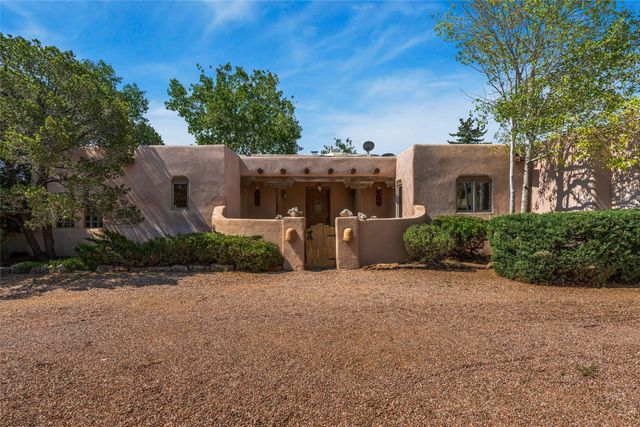 88 Monte Alto Road, Santa Fe, NM 87508
