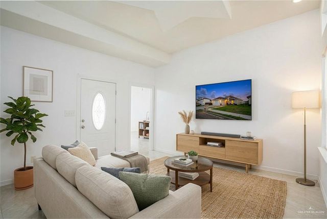 308 Katrina Drive, La Joya, TX 78560