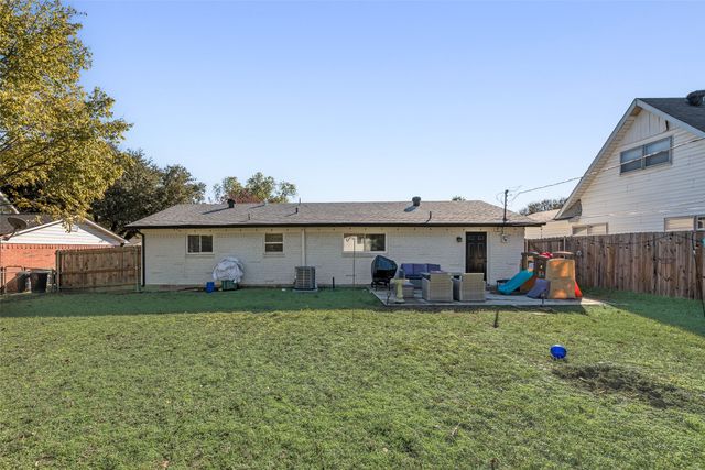 756 Briarwood Lane, Hurst, TX 76053