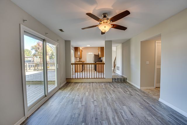 965 Chelsea Lane, Aurora, IL 60504