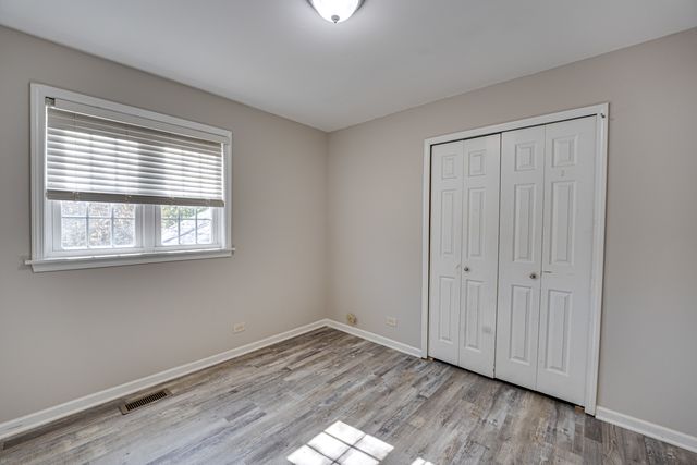 965 Chelsea Lane, Aurora, IL 60504