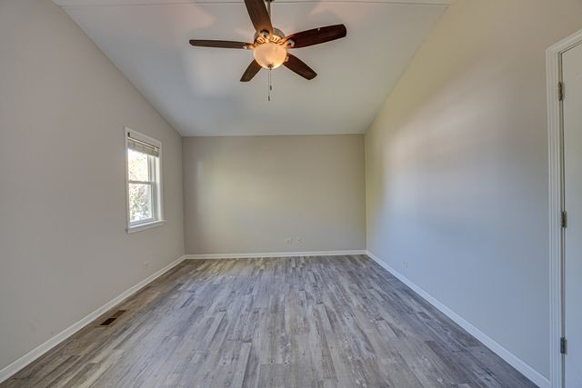 965 Chelsea Lane, Aurora, IL 60504