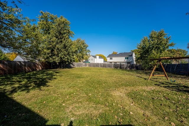 965 Chelsea Lane, Aurora, IL 60504