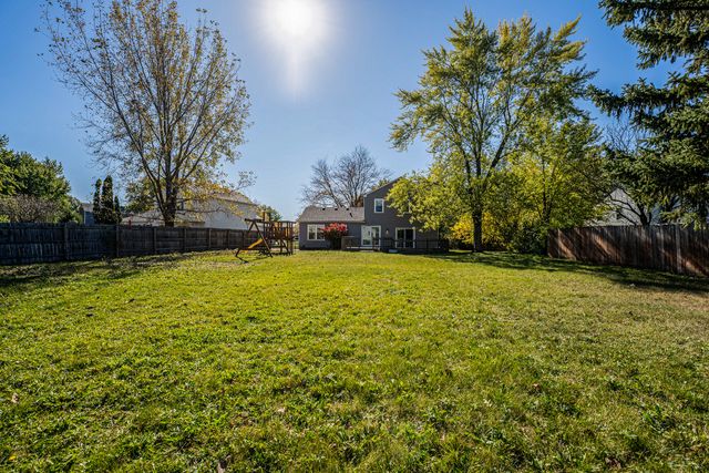 965 Chelsea Lane, Aurora, IL 60504