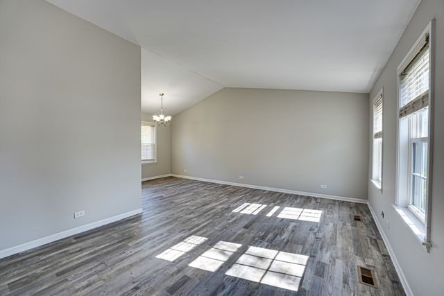 965 Chelsea Lane, Aurora, IL 60504