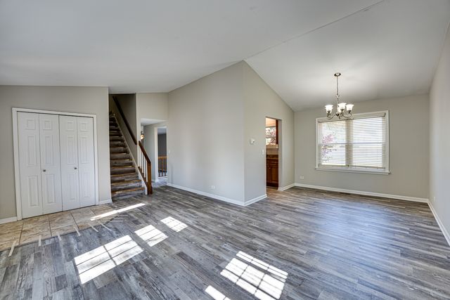 965 Chelsea Lane, Aurora, IL 60504