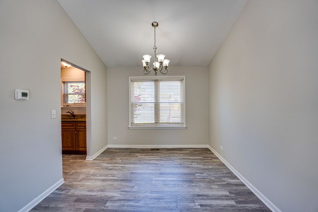 965 Chelsea Lane, Aurora, IL 60504