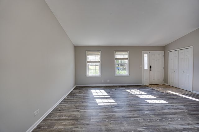 965 Chelsea Lane, Aurora, IL 60504