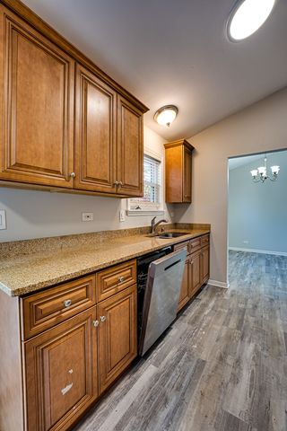 965 Chelsea Lane, Aurora, IL 60504