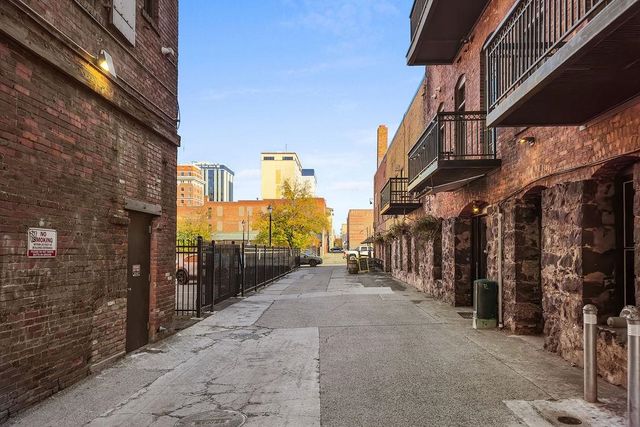 1016 W Railroad Ave, Spokane, WA 99201