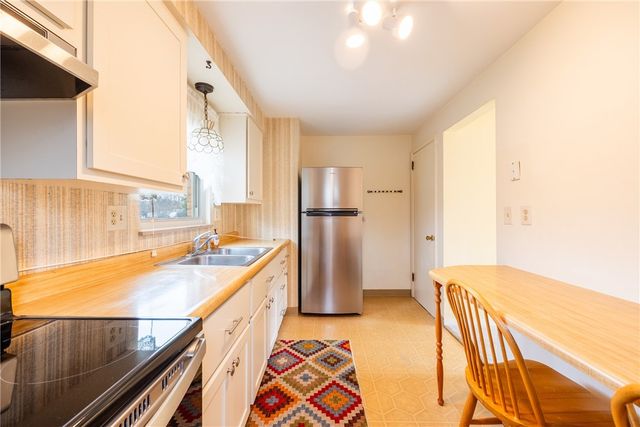 6515 Ventura Dr, South Park, PA 15236