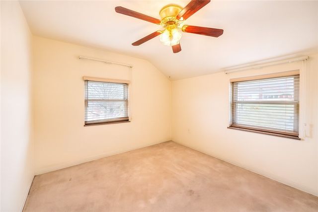 6515 Ventura Dr, South Park, PA 15236