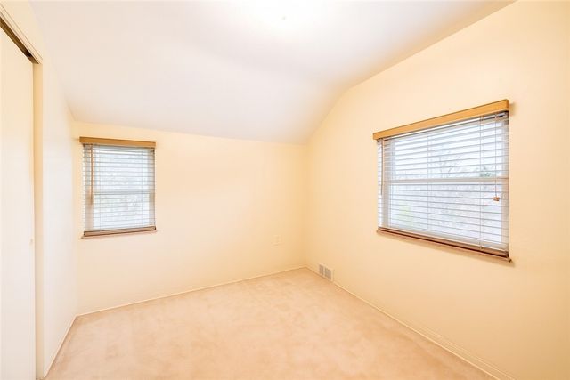 6515 Ventura Dr, South Park, PA 15236