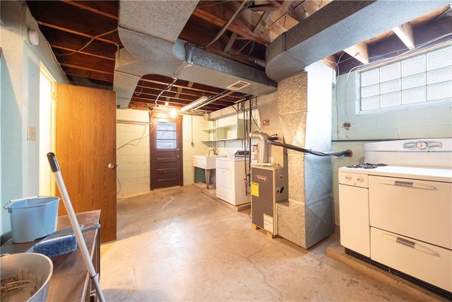 6515 Ventura Dr, South Park, PA 15236