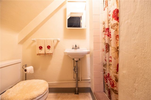 6515 Ventura Dr, South Park, PA 15236