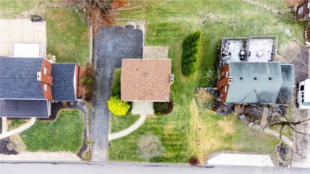 6515 Ventura Dr, South Park, PA 15236