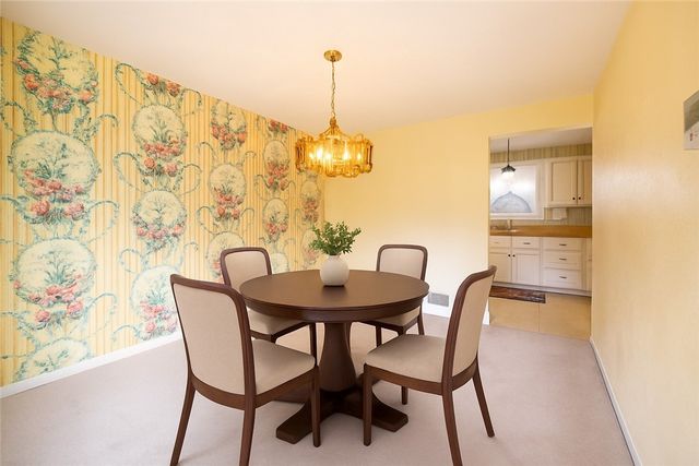 6515 Ventura Dr, South Park, PA 15236