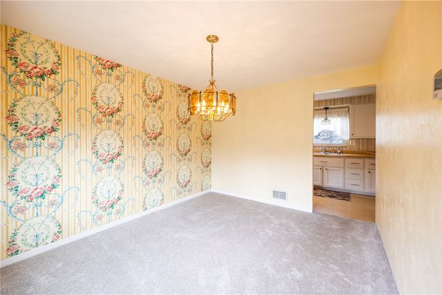 6515 Ventura Dr, South Park, PA 15236