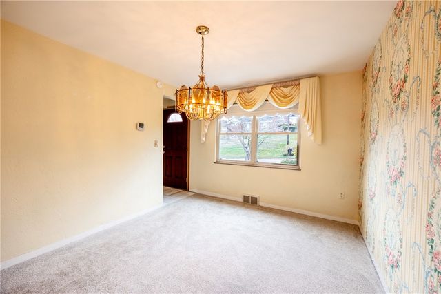 6515 Ventura Dr, South Park, PA 15236