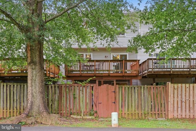 14834 LYNHODGE CT, Centreville, VA 20120