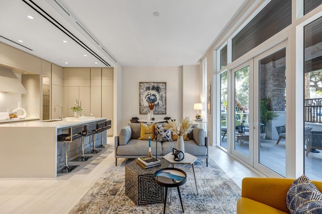 200 SE Mizner Boulevard 106, Boca Raton, FL 33432