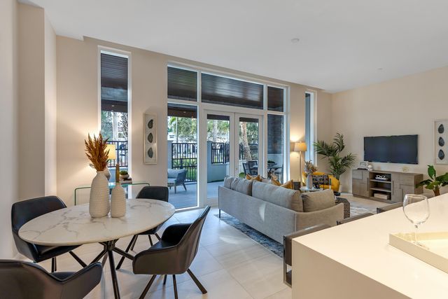 200 SE Mizner Boulevard 106, Boca Raton, FL 33432