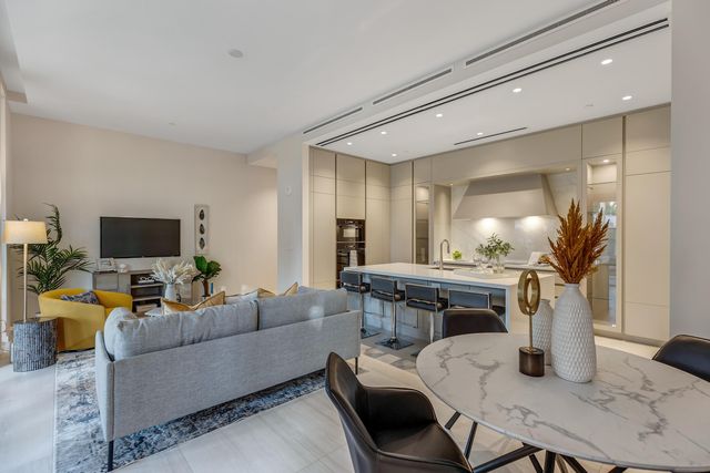200 SE Mizner Boulevard 106, Boca Raton, FL 33432