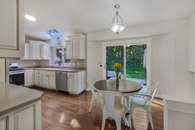 11203 W Drake LANE, Franklin, WI 53132