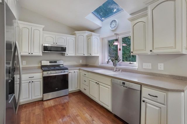 11203 W Drake LANE, Franklin, WI 53132