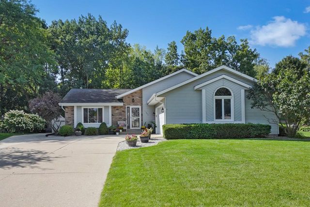 11203 W Drake LANE, Franklin, WI 53132
