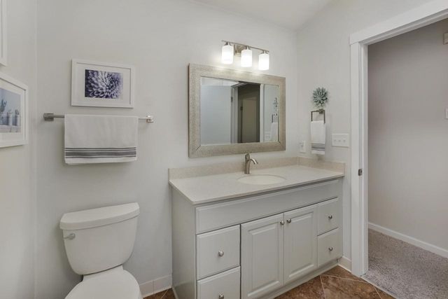 11203 W Drake LANE, Franklin, WI 53132