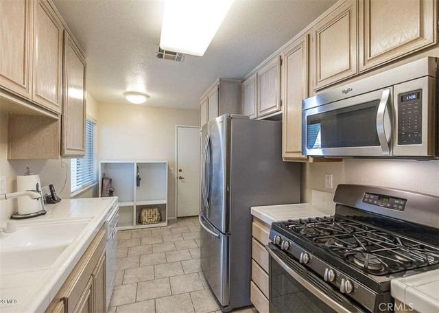 2418 Manet Lane, Simi Valley, CA 93063