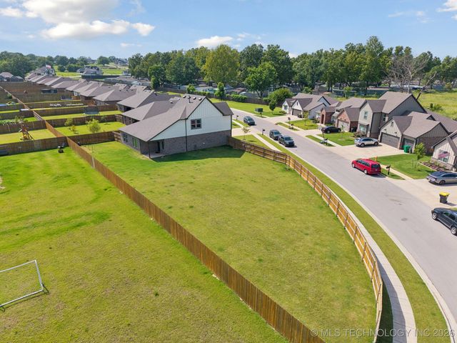 7222 E 154th Street S, Bixby, OK 74008