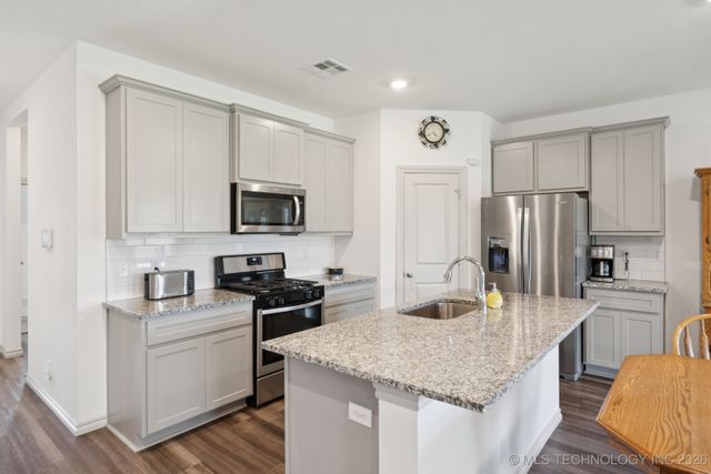 7222 E 154th Street S, Bixby, OK 74008