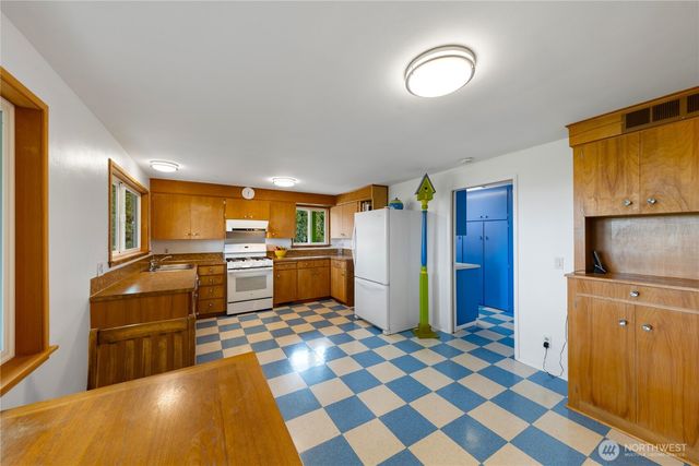 16005 La Conner Whitney Road, La Conner, WA 98257