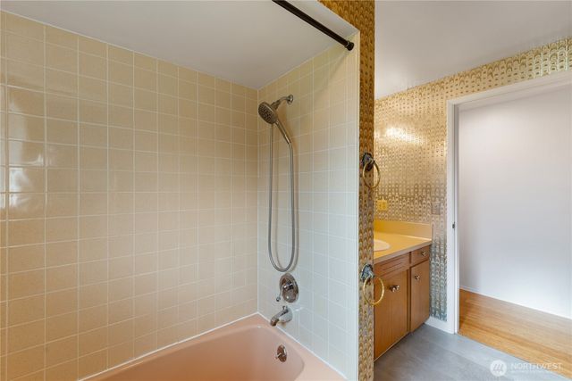 16005 La Conner Whitney Road, La Conner, WA 98257