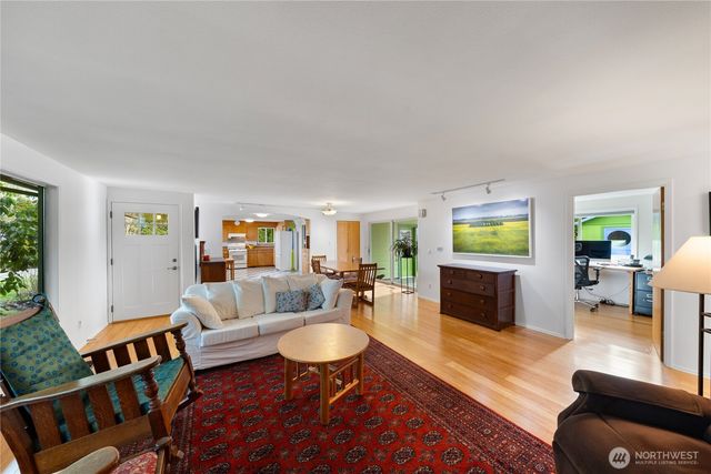 16005 La Conner Whitney Road, La Conner, WA 98257