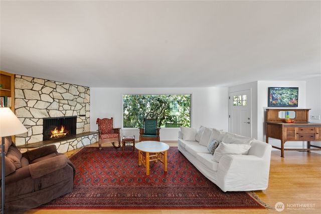 16005 La Conner Whitney Road, La Conner, WA 98257